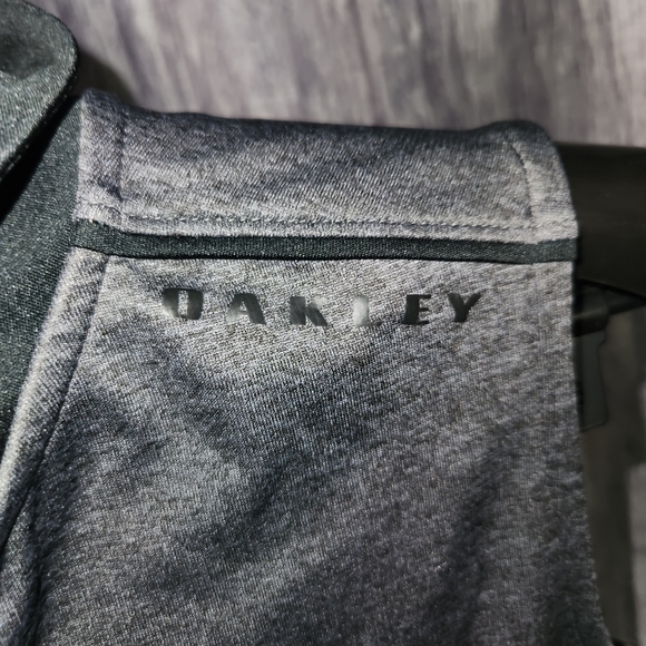 Oakley Balata Women's Gray Heather Sleeveless Golf Polo Regular Fit Size Small - Picture 2 of 9